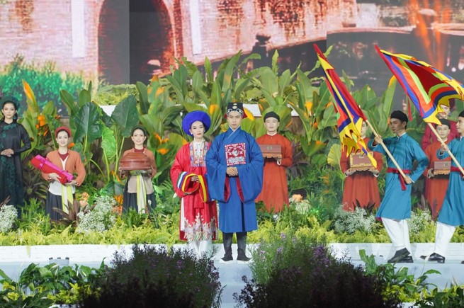 Showcase of Ao Dai throughout Vietnam’s history in the opening ceremony